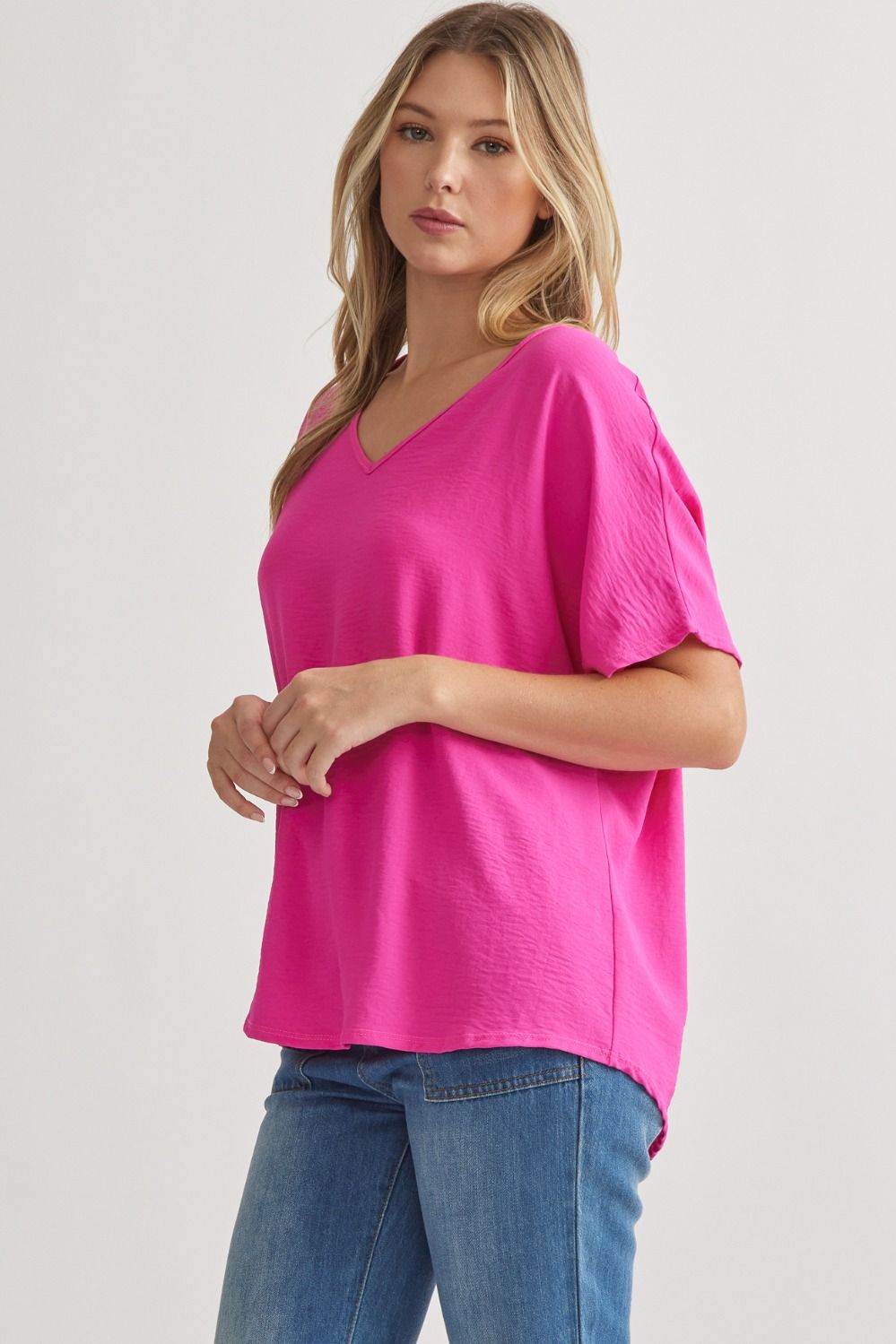 Light Weight Solid V-neck Top