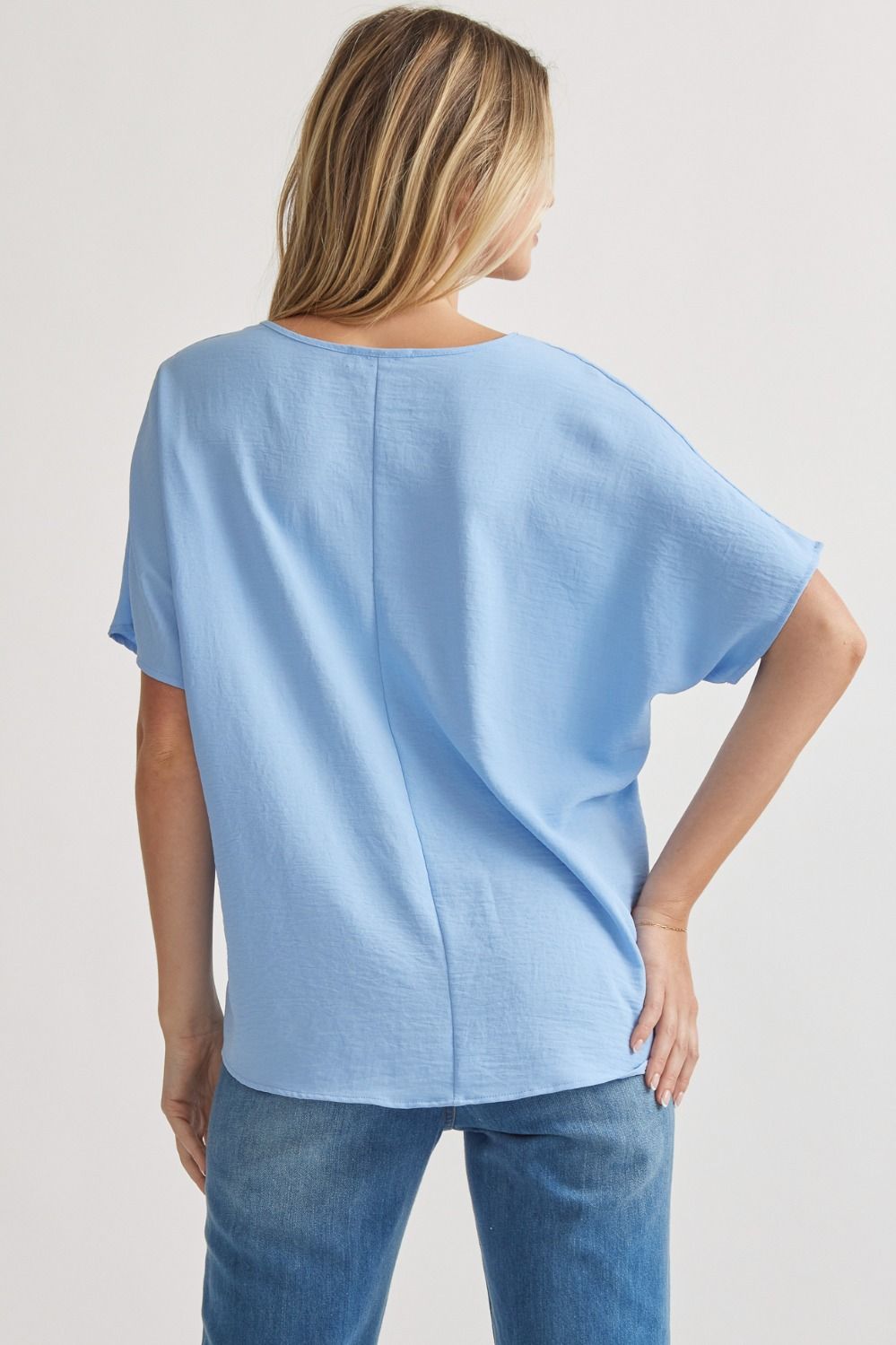 Light Weight Solid V-neck Top