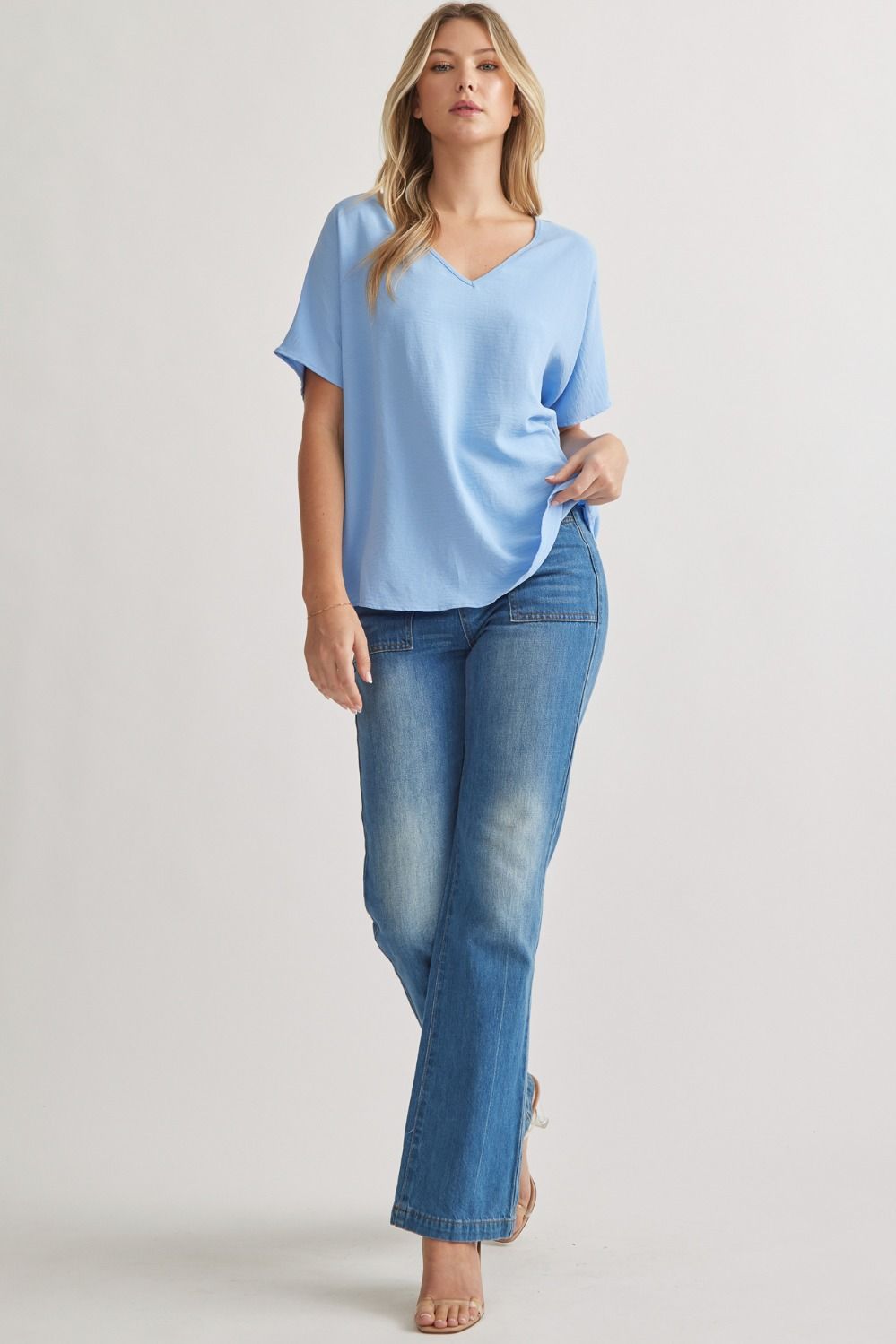 Light Weight Solid V-neck Top